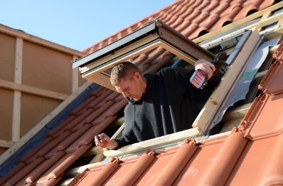 Pose de fenêtres de toit Velux à Courçay